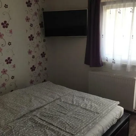 아파트 Panorama Wellness Apartman *