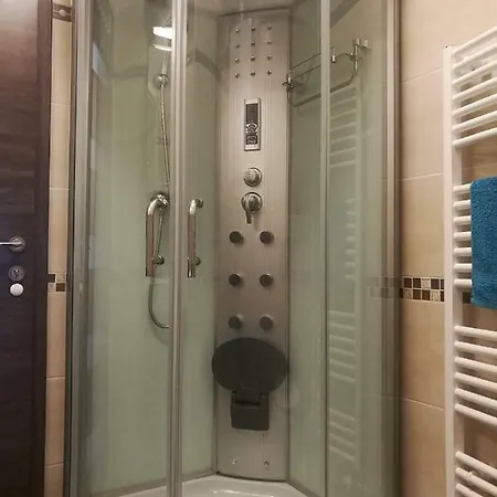 아파트 Panorama Wellness Apartman