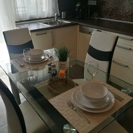아파트 Panorama Wellness Apartman